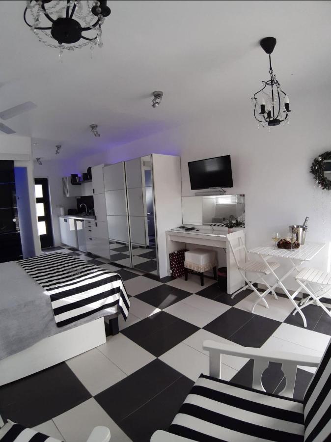 The Pervoli Studio - Pool - Close To Beach ลาร์นาคา ภายนอก รูปภาพ