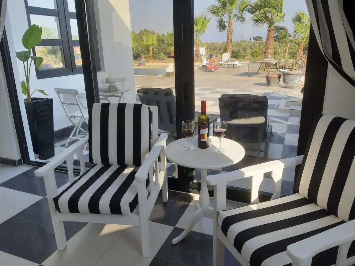 The Pervoli Studio - Pool - Close To Beach ลาร์นาคา ภายนอก รูปภาพ